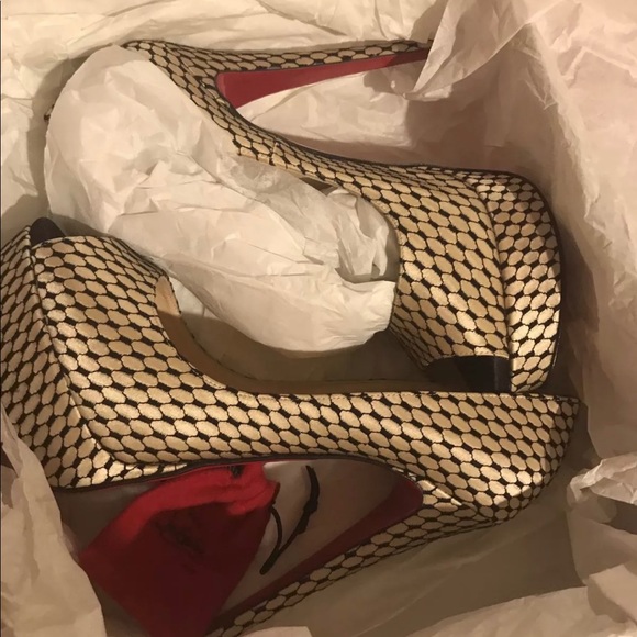 🎁HP🎁 Christian Louboutin Nude Black Satin Heel - Picture 5 of 8